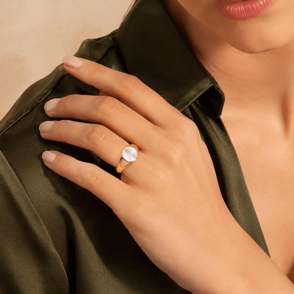 Altea Mother-of-Pearl Signet Ring - Luzy Jewels