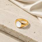 Altea Mother-of-Pearl Signet Ring - Luzy Jewels