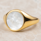 Altea Mother-of-Pearl Signet Ring - Luzy Jewels