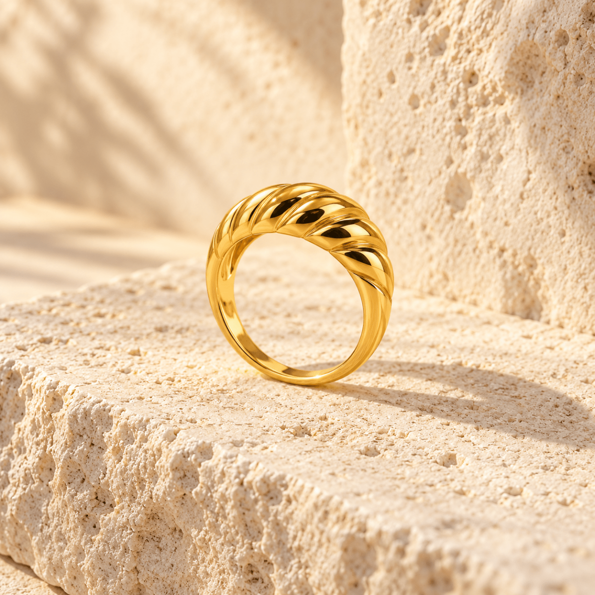 Amaielle Croissant Ring - Luzy Jewels