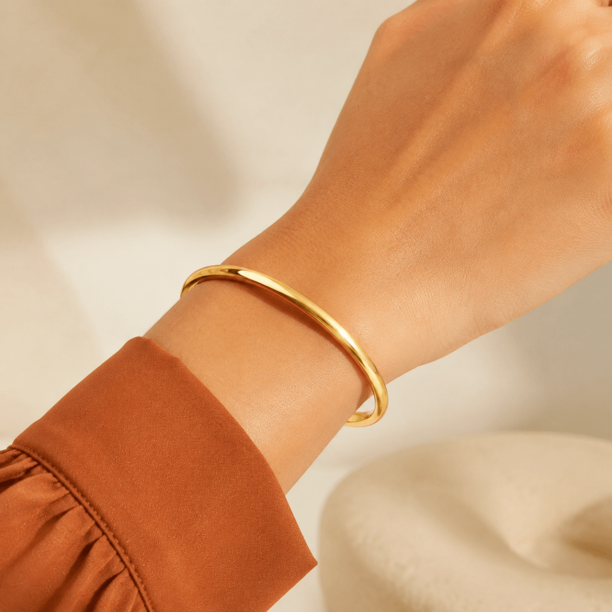 Amina Polished Open Bangle - Luzy Jewels