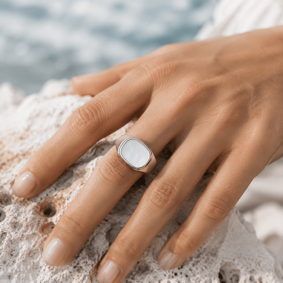 Calista Shell Signet Ring - Luzy Jewels