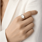 Calista Shell Signet Ring - Luzy Jewels