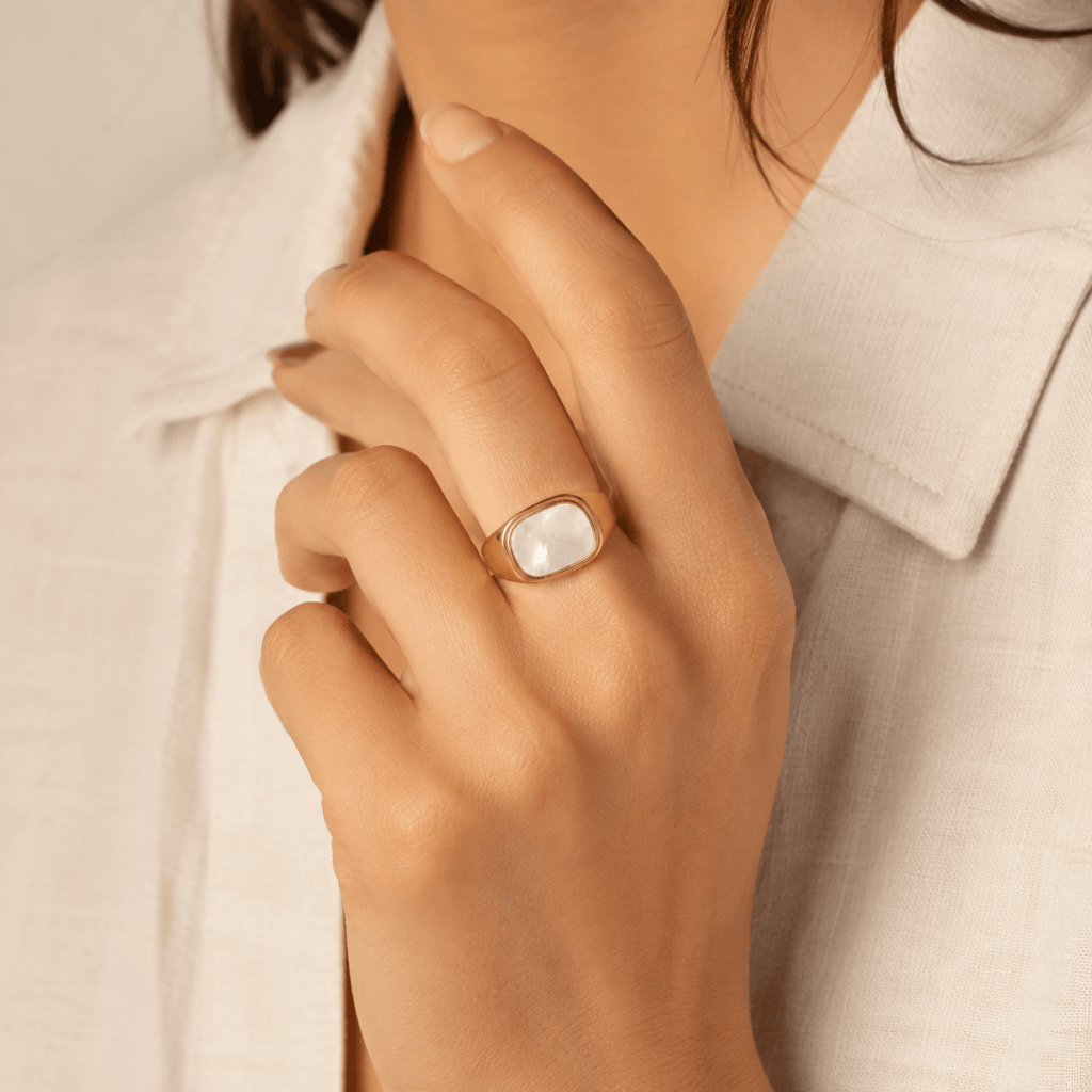Calista Shell Signet Ring - Luzy Jewels