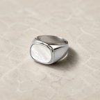 Calista Shell Signet Ring - Luzy Jewels