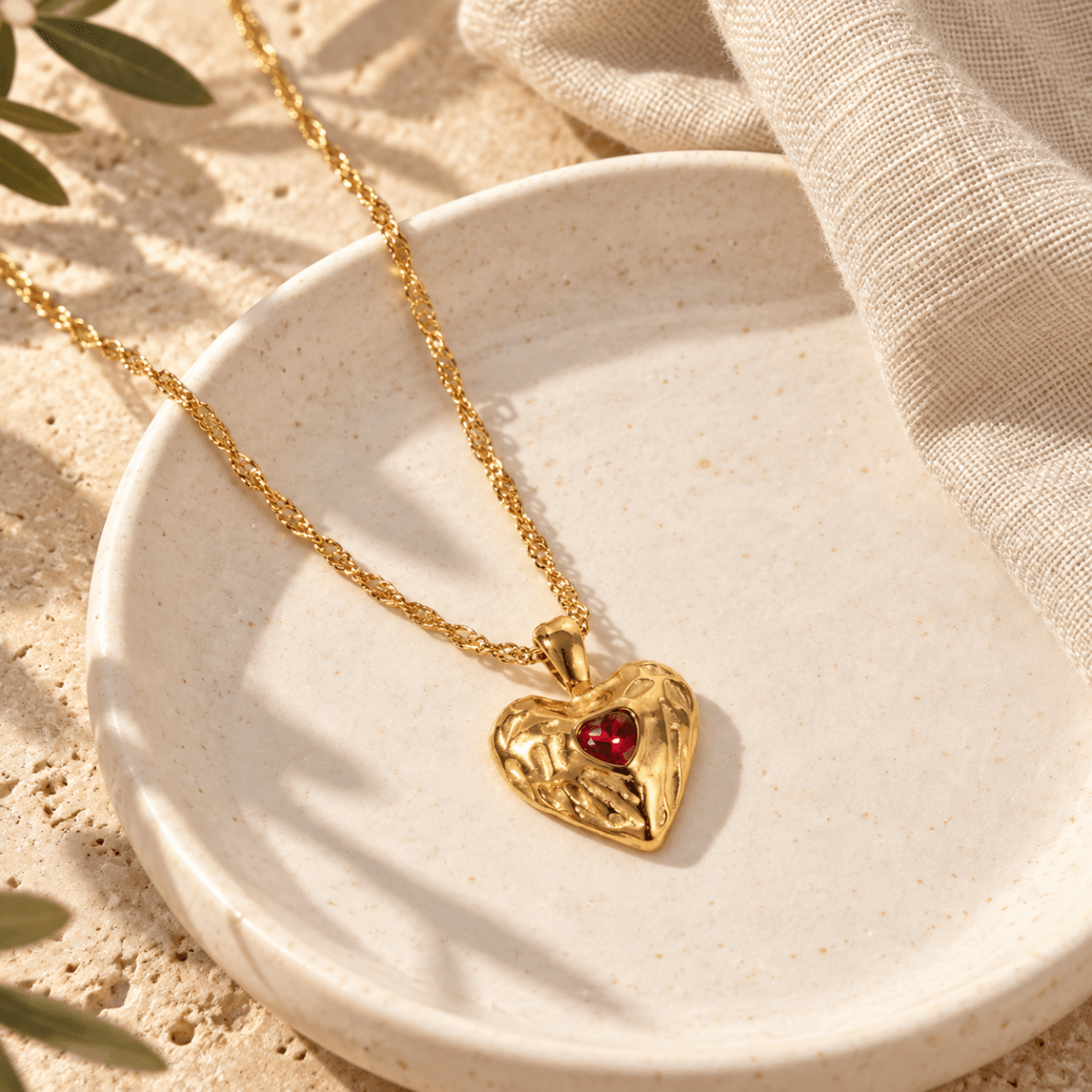 Coeuria Hammered Red Heart Necklace - Luzy Jewels