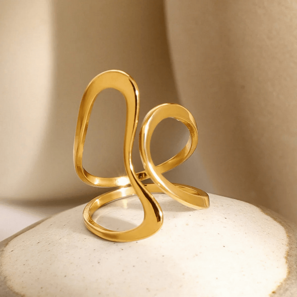 Eirene Sculptural Loop Ring - Luzy Jewels