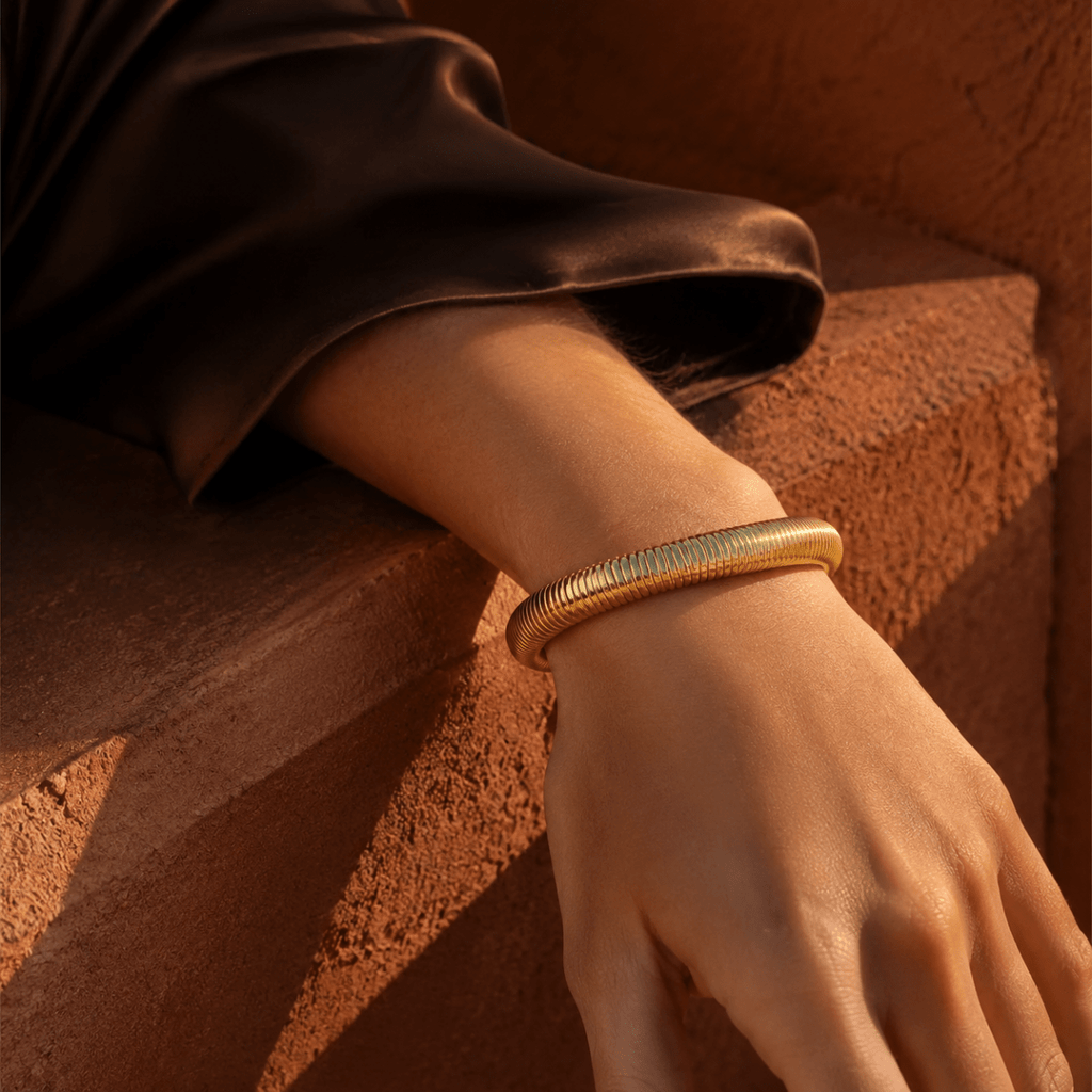 Elara Ribbed Flex Bangle - Luzy Jewels