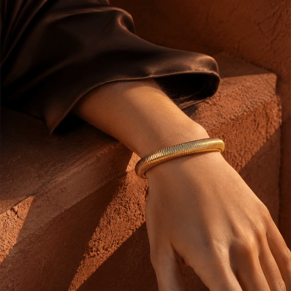 Elara Ribbed Flex Bangle - Luzy Jewels