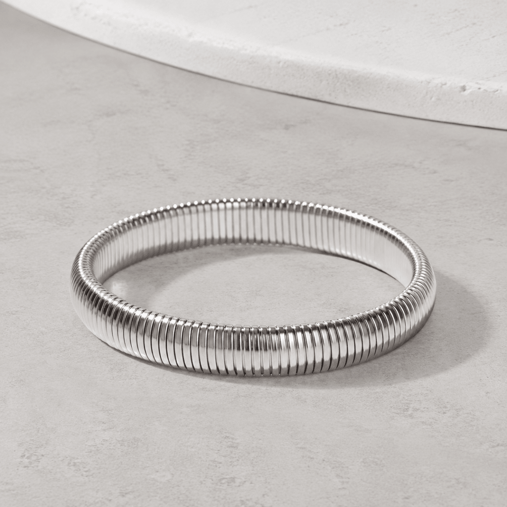 Elara Ribbed Flex Bangle - Luzy Jewels