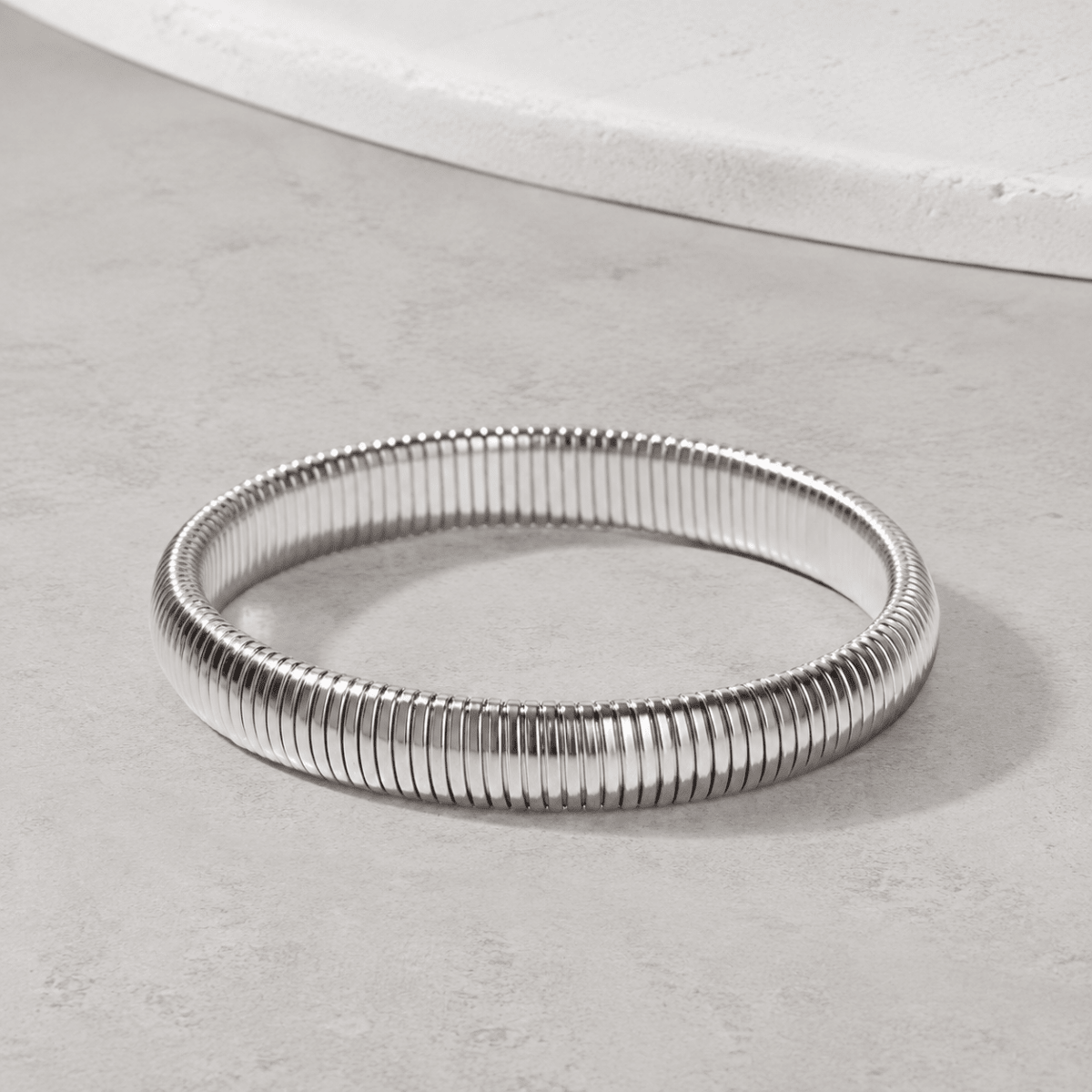 Elara Ribbed Flex Bangle - Luzy Jewels