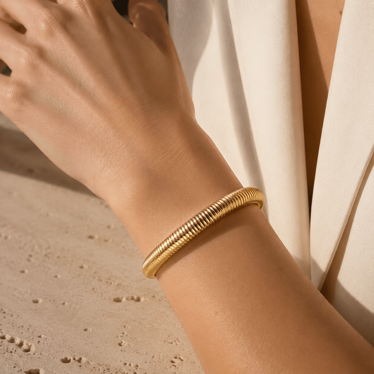 Elara Ribbed Flex Bangle - Luzy Jewels