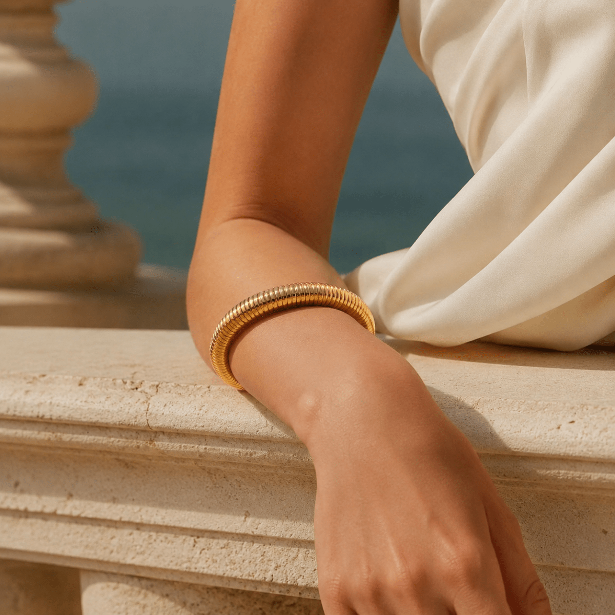 Elara Ribbed Flex Bangle - Luzy Jewels