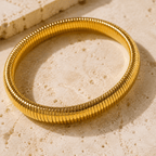 Elara Ribbed Flex Bangle - Luzy Jewels