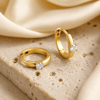 Elara Solitaire Pixie Huggies - Luzy Jewels