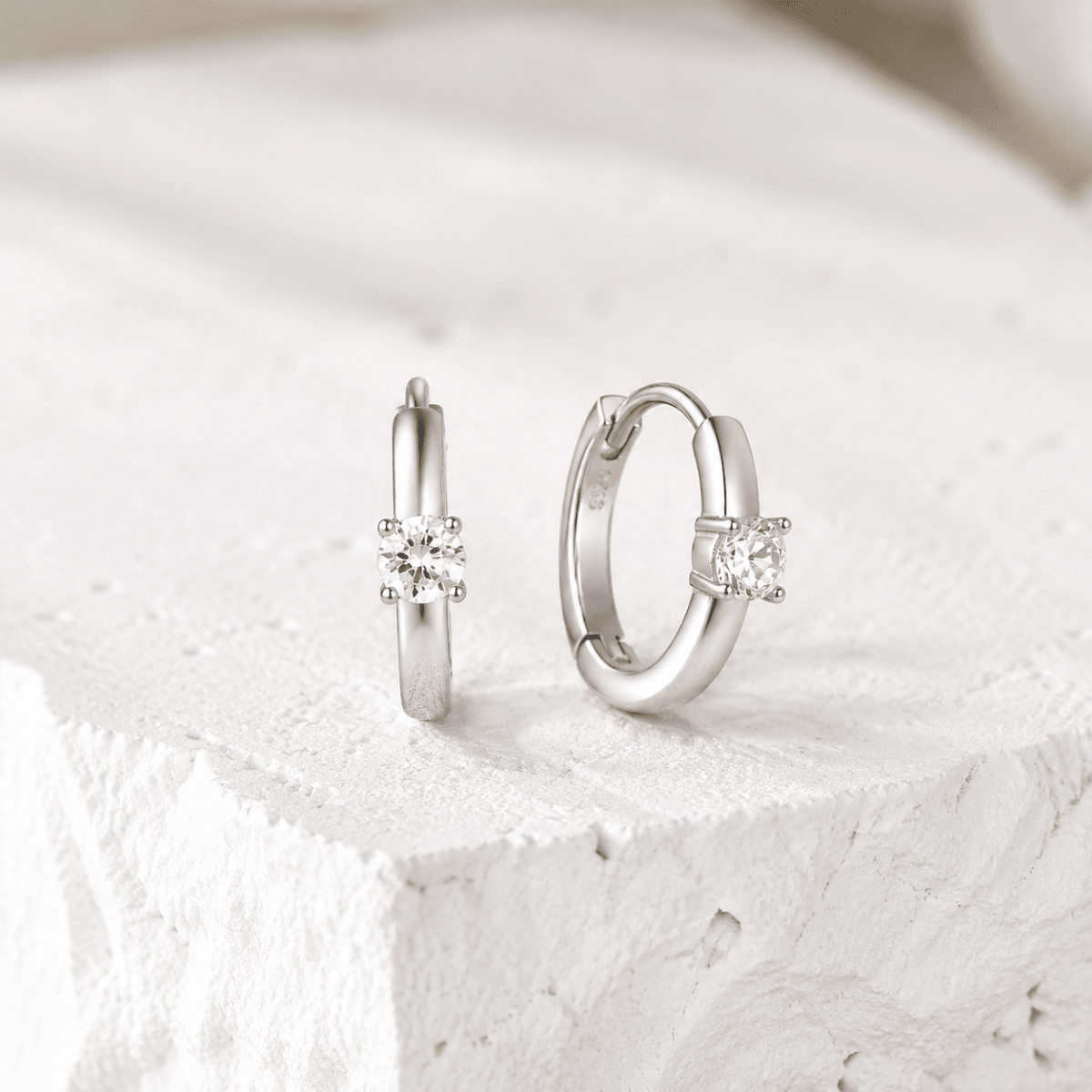 Elara Solitaire Pixie Huggies - Luzy Jewels