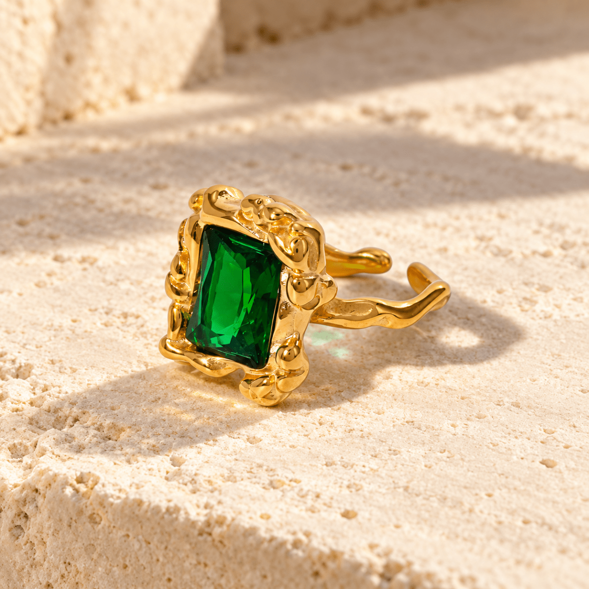 Esmerielle Sculpted Green Ring - Luzy Jewels
