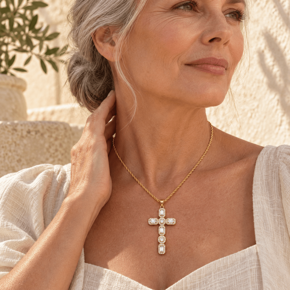 Evangelle Halo Cross Necklace - Luzy Jewels
