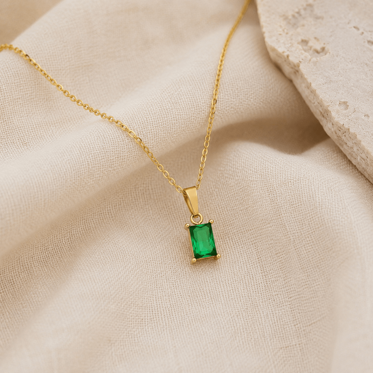 Evelina Green Solitaire Necklace - Luzy Jewels