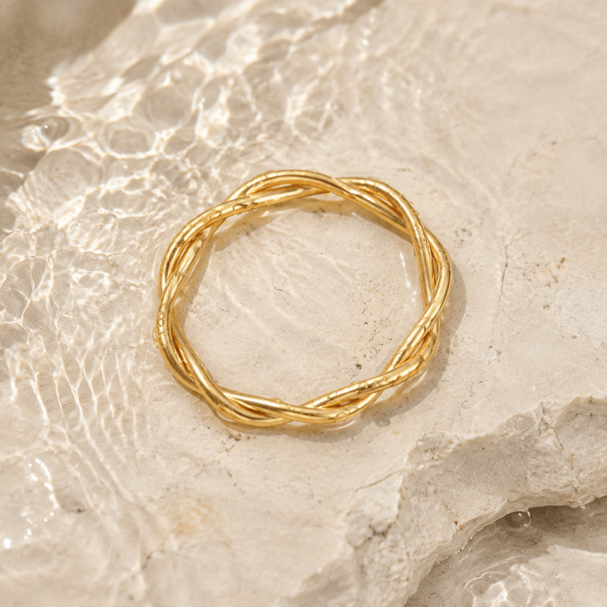 Evia Double-Twist Band Ring - Luzy Jewels