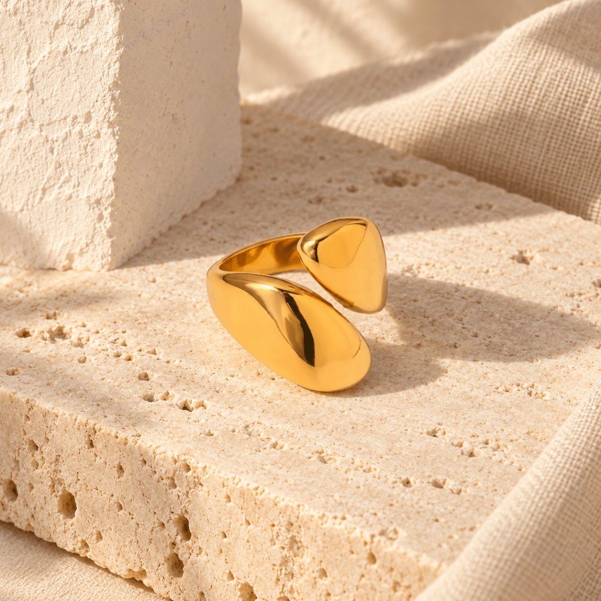 Hattelia Sculptural Shield Ring - Luzy Jewels
