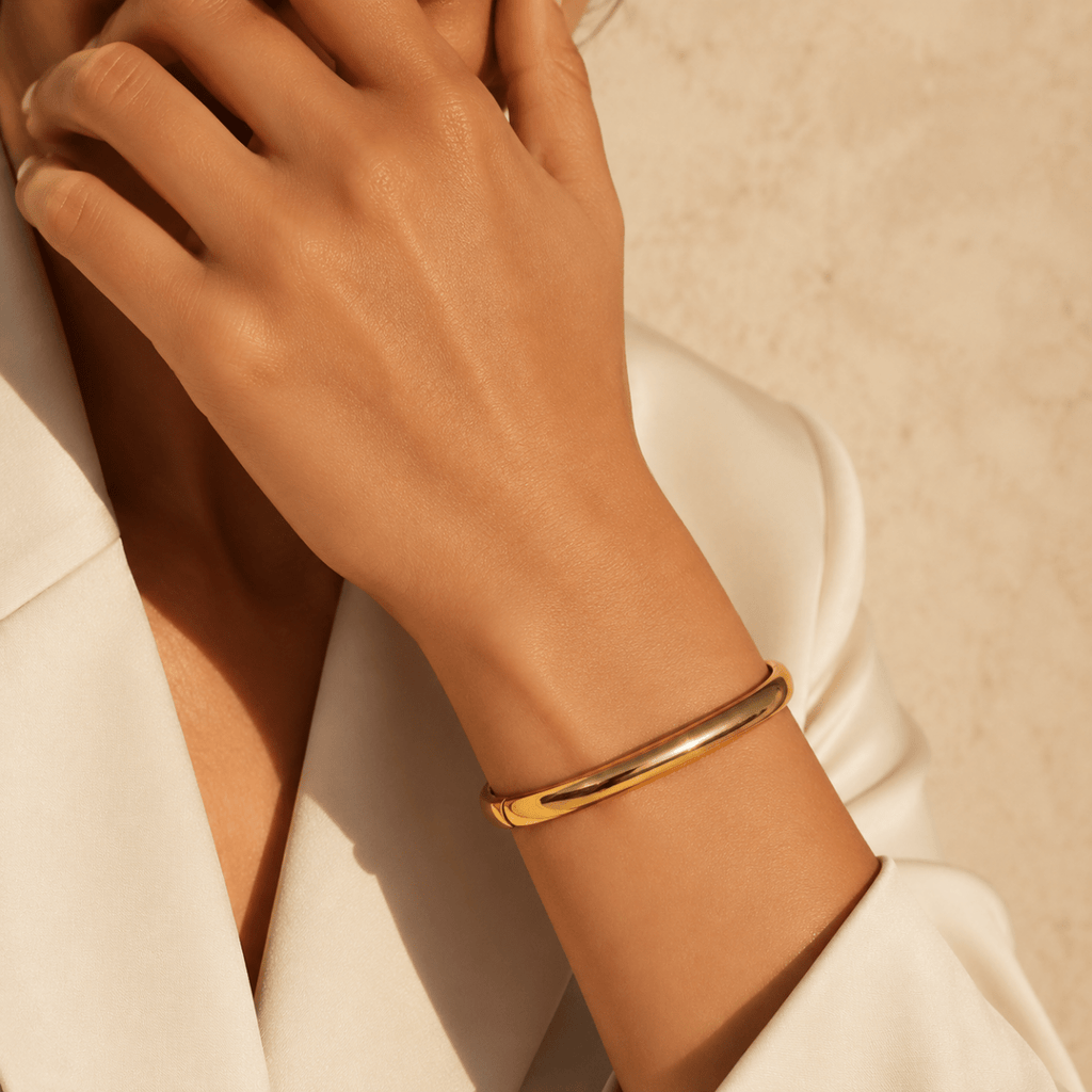 Isadora Rounded Square Hinged Bangle - Luzy Jewels