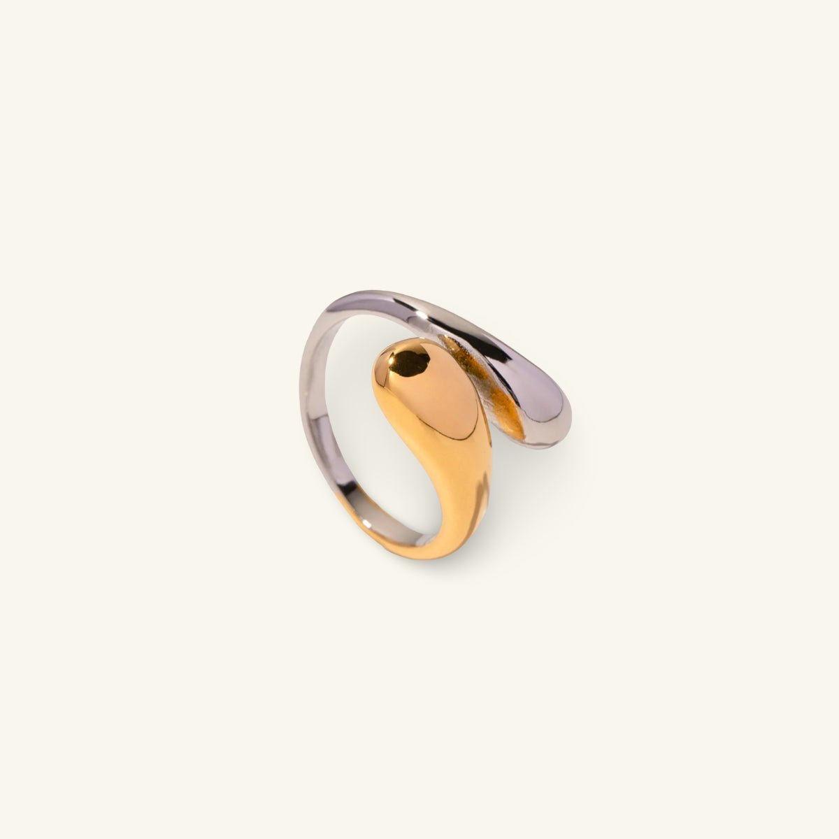 Luna Round Cut Gold Ring - Luzy Jewels