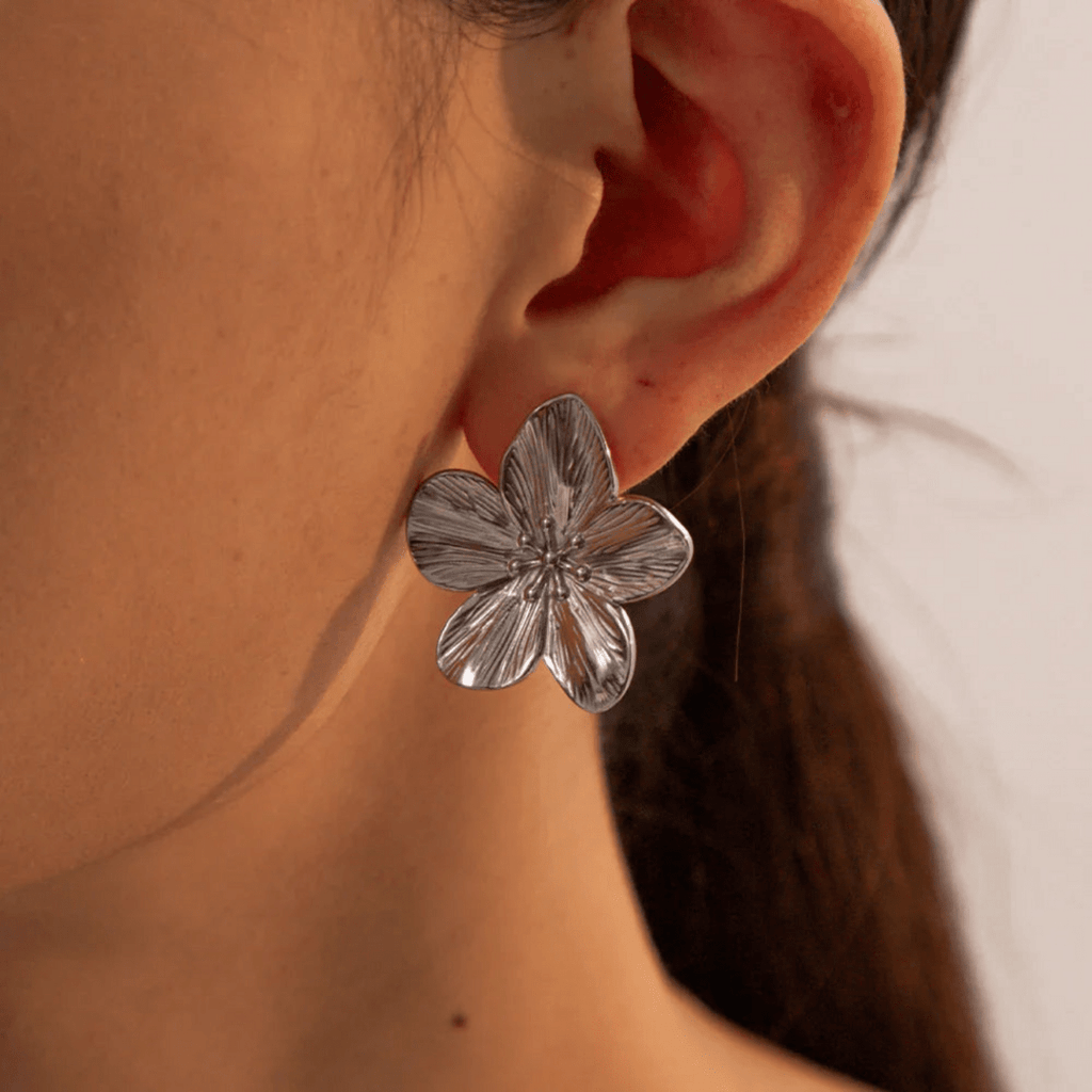 Neroli Sculpted Flower Stud Earrings - Luzy Jewels