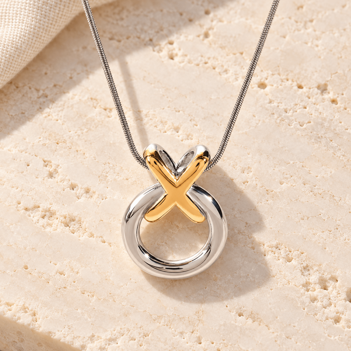 Nodavelle Two-Tone Loop Necklace - Luzy Jewels