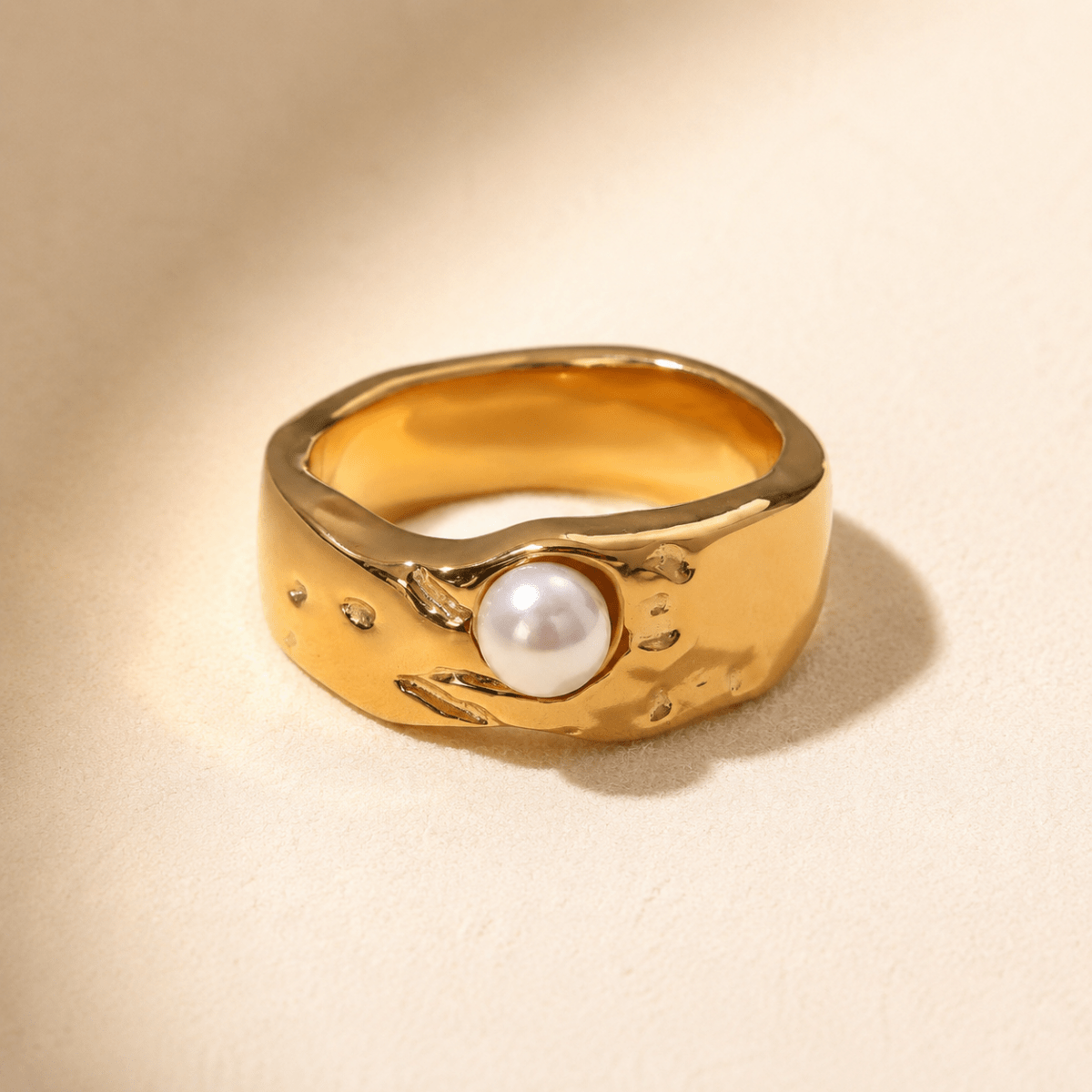Perlina Sculptural Pearl Signet Ring - Luzy Jewels