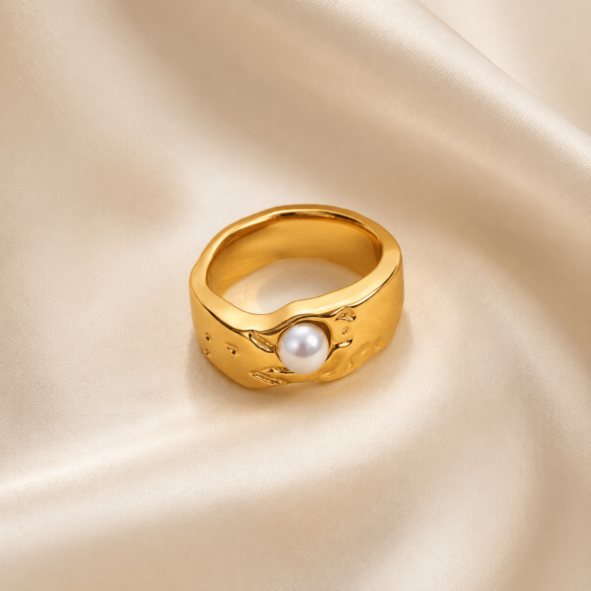 Perlina Sculptural Pearl Signet Ring - Luzy Jewels