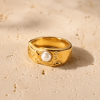 Perlina Sculptural Pearl Signet Ring - Luzy Jewels