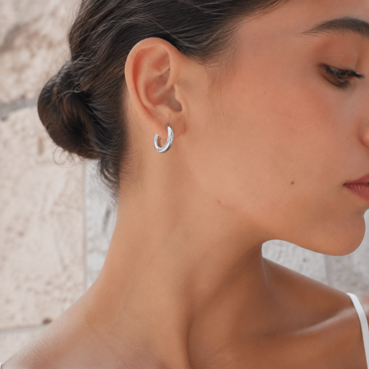 Soraya Bold Tubular Huggie Hoops - Luzy Jewels