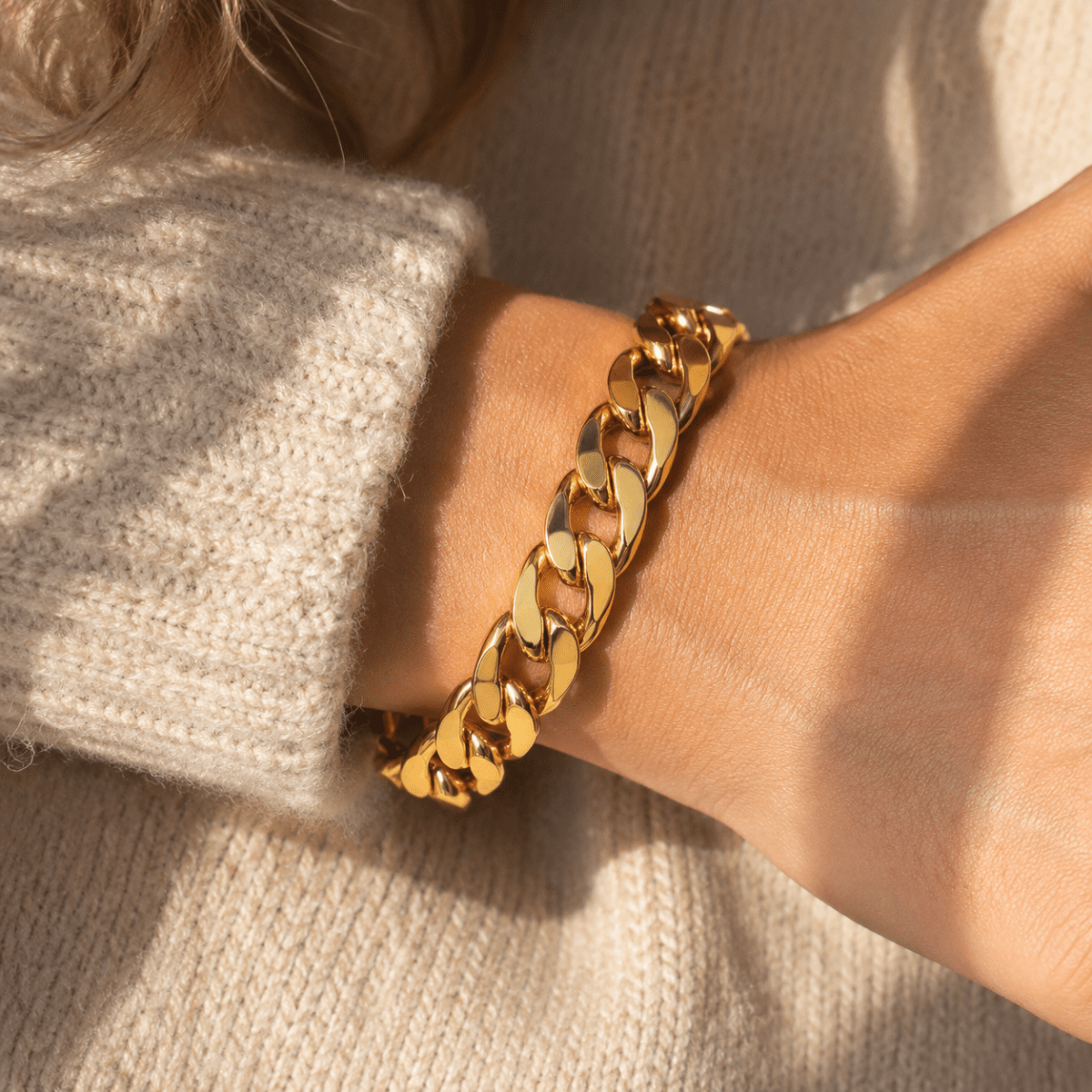 Valenza Bold Curb Chain Bracelet - Luzy Jewels