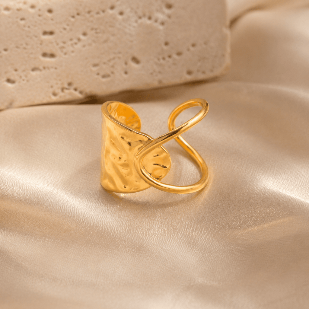 Vesta Sculpted Loop Ring - Luzy Jewels